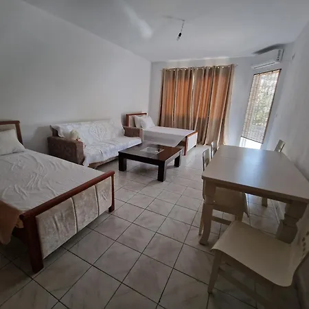 Cozy Sarand דירה סרנדה