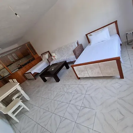 Cozy Sarand דירה
